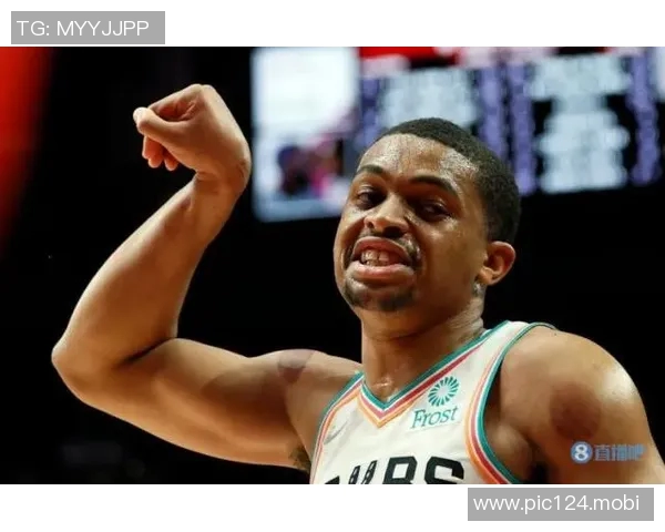 两极反转！凯尔登下半场独砍18分，上半场仅得到3分